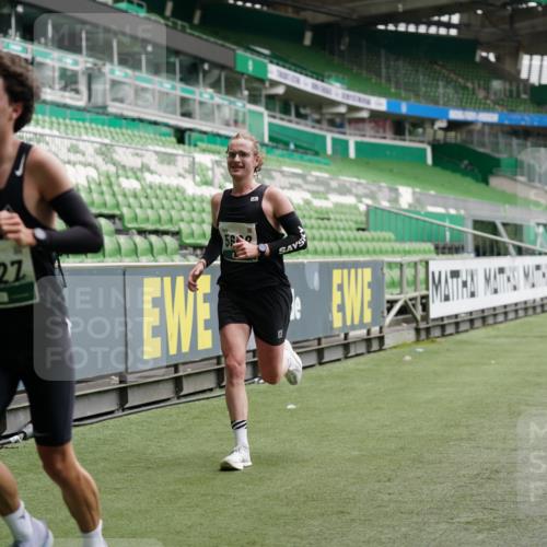 05.10.2025 - 20. swb-Marathon Bremen Michael Burmester http://msf.ph/oto/9325271 05.10.2025 12:34:30 Laufen im Stadion 328, 838, 870, 925, 993, 1034, 1221, 1338, 1339, 1444, 2151, 3552, 5608, 5640, 6927, 6984, 7442, 307, 474, 900, 1070, 1360, 5640, 8550, 9046 meine-sportfotos.de