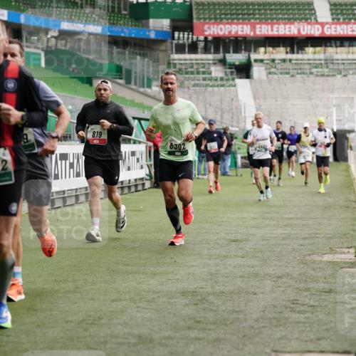 05.10.2025 - 20. swb-Marathon Bremen Michael Burmester http://msf.ph/oto/9325279 05.10.2025 12:44:44 Laufen im Stadion 109, 329, 506, 539, 548, 642, 657, 819, 917, 1631, 2013, 2092, 2188, 2666, 2719, 3150, 3219, 3251, 3327, 3342, 3982, 4358, 4422, 4571, 5908, 6302, 6633, 6996, 7099, 7373, 7525, 8030, 8169, 8351, 8382, 9130, 288, 1196, 2249, 5908, 7949, 8030 meine-sportfotos.de
