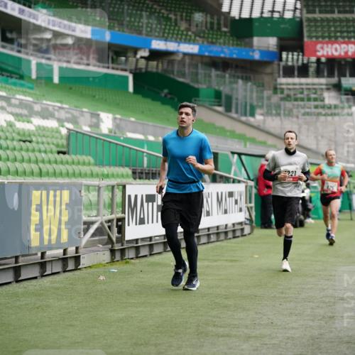05.10.2025 - 20. swb-Marathon Bremen Michael Burmester http://msf.ph/oto/9325282 05.10.2025 12:34:32 Laufen im Stadion 328, 838, 870, 925, 993, 1034, 1221, 1338, 1339, 1444, 2151, 3552, 5608, 6927, 6984, 7442, 307, 474, 900, 1360, 5640, 8550, 9046 meine-sportfotos.de