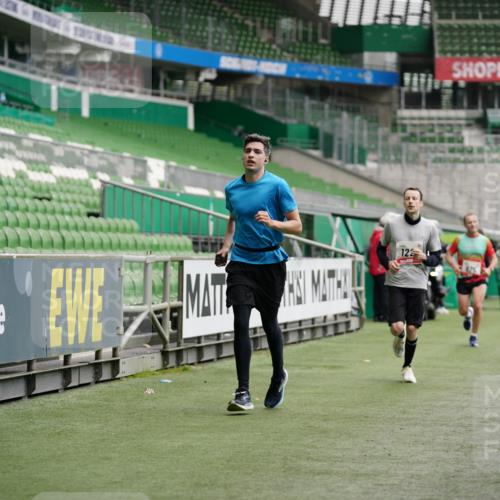 05.10.2025 - 20. swb-Marathon Bremen Michael Burmester http://msf.ph/oto/9325286 05.10.2025 12:34:32 Laufen im Stadion 328, 838, 870, 925, 993, 1034, 1221, 1338, 1339, 1444, 2151, 3552, 5608, 6927, 6984, 7442, 307, 474, 900, 1360, 5640, 8550, 9046 meine-sportfotos.de
