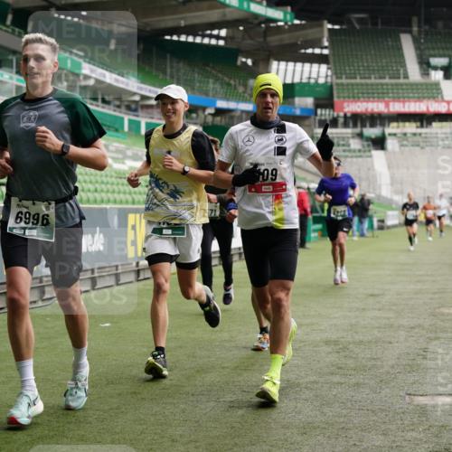 05.10.2025 - 20. swb-Marathon Bremen Michael Burmester http://msf.ph/oto/9325359 05.10.2025 12:44:54 Laufen im Stadion 109, 506, 539, 642, 657, 819, 917, 1055, 1631, 2013, 2188, 2666, 2719, 3150, 3218, 3219, 3251, 3327, 3342, 3982, 4358, 4571, 6302, 6633, 6996, 7099, 7525, 8169, 8351, 8382, 8828, 9130, 329, 548, 1196, 2092, 2249, 4422, 5908, 7373, 7949, 8030 meine-sportfotos.de