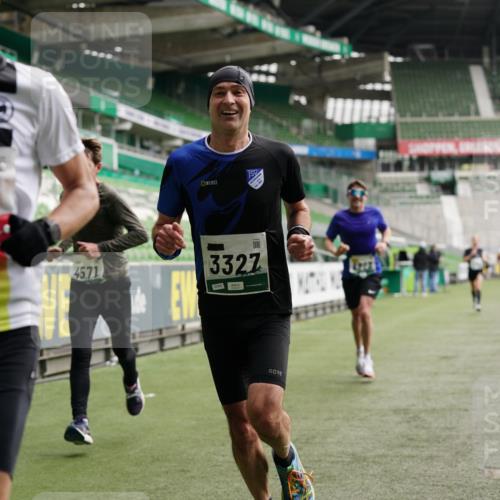 05.10.2025 - 20. swb-Marathon Bremen Michael Burmester http://msf.ph/oto/9325383 05.10.2025 12:44:55 Laufen im Stadion 109, 506, 539, 642, 657, 819, 917, 1055, 1631, 2013, 2188, 2666, 2719, 3150, 3218, 3219, 3251, 3327, 3342, 3982, 4358, 4571, 6302, 6633, 6996, 7099, 7525, 8169, 8351, 8382, 8828, 9130, 329, 548, 1196, 2092, 2249, 4422, 5908, 7373, 7949, 8030 meine-sportfotos.de