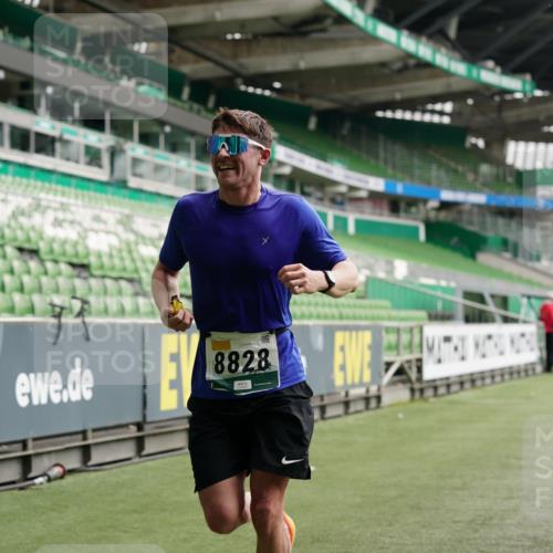 05.10.2025 - 20. swb-Marathon Bremen Michael Burmester http://msf.ph/oto/9325411 05.10.2025 12:44:58 Laufen im Stadion 109, 506, 539, 642, 657, 819, 917, 1055, 1631, 1790, 2013, 2188, 2666, 2719, 3150, 3218, 3219, 3251, 3327, 3342, 3982, 4358, 4571, 6302, 6633, 6996, 7099, 7525, 8169, 8351, 8382, 8747, 8828, 9130, 329, 548, 1196, 2092, 2249, 4422, 5908, 7373, 7949, 8030 meine-sportfotos.de