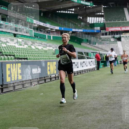 05.10.2025 - 20. swb-Marathon Bremen Michael Burmester http://msf.ph/oto/9325427 05.10.2025 12:45:02 Laufen im Stadion 109, 506, 539, 642, 657, 819, 917, 1055, 1631, 1790, 2013, 2188, 2666, 2719, 3150, 3218, 3219, 3251, 3327, 3342, 3982, 4358, 4571, 6302, 6633, 6996, 7099, 7525, 8169, 8351, 8382, 8747, 8828, 9130, 329, 548, 2092, 4422, 5908, 7373, 7949, 8030 meine-sportfotos.de