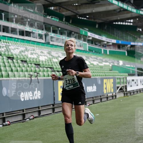 05.10.2025 - 20. swb-Marathon Bremen Michael Burmester http://msf.ph/oto/9325431 05.10.2025 12:45:02 Laufen im Stadion 109, 506, 539, 642, 657, 819, 917, 1055, 1631, 1790, 2013, 2188, 2666, 2719, 3150, 3218, 3219, 3251, 3327, 3342, 3982, 4358, 4571, 6302, 6633, 6996, 7099, 7525, 8169, 8351, 8382, 8747, 8828, 9130, 329, 548, 2092, 4422, 5908, 7373, 7949, 8030 meine-sportfotos.de