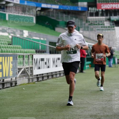 05.10.2025 - 20. swb-Marathon Bremen Michael Burmester http://msf.ph/oto/9325438 05.10.2025 12:45:05 Laufen im Stadion 109, 539, 642, 657, 819, 917, 1055, 1631, 1790, 1883, 2013, 2188, 2666, 2719, 3150, 3218, 3219, 3251, 3327, 3342, 3982, 4358, 4571, 6302, 6633, 6996, 7525, 8169, 8351, 8382, 8747, 8828, 9130, 329, 506, 548, 2092, 4422, 7099, 7373 meine-sportfotos.de