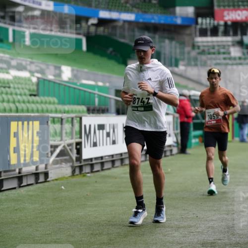 05.10.2025 - 20. swb-Marathon Bremen Michael Burmester http://msf.ph/oto/9325447 05.10.2025 12:45:06 Laufen im Stadion 109, 539, 642, 657, 819, 917, 1055, 1146, 1631, 1790, 1883, 2013, 2188, 2666, 2719, 3150, 3197, 3218, 3219, 3251, 3327, 3342, 3982, 4358, 4571, 6302, 6633, 6996, 7525, 8169, 8351, 8382, 8747, 8828, 9130, 329, 506, 917, 2092, 4422, 7099, 7373 meine-sportfotos.de