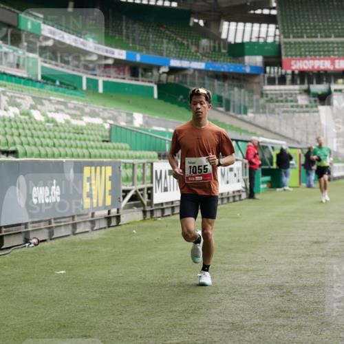 05.10.2025 - 20. swb-Marathon Bremen Michael Burmester http://msf.ph/oto/9325463 05.10.2025 12:45:08 Laufen im Stadion 109, 539, 642, 657, 819, 1055, 1146, 1631, 1790, 1883, 2013, 2188, 2666, 2719, 3150, 3197, 3218, 3219, 3251, 3327, 3342, 3982, 4358, 4571, 6150, 6302, 6633, 6996, 8169, 8351, 8382, 8747, 8828, 9130, 329, 506, 917, 2092, 4422, 7099, 7373, 7525 meine-sportfotos.de