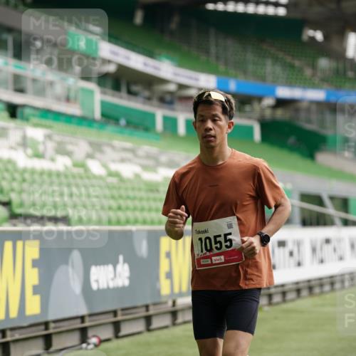 05.10.2025 - 20. swb-Marathon Bremen Michael Burmester http://msf.ph/oto/9325472 05.10.2025 12:45:09 Laufen im Stadion 109, 539, 642, 657, 819, 1055, 1146, 1631, 1790, 1883, 2013, 2188, 2666, 2719, 3150, 3197, 3218, 3219, 3251, 3327, 3342, 3982, 4358, 4571, 6150, 6302, 6633, 6996, 8169, 8351, 8382, 8747, 8828, 9130, 329, 506, 917, 2092, 4422, 7099, 7525 meine-sportfotos.de