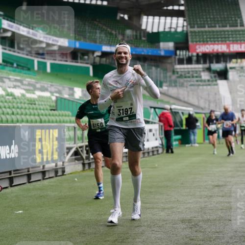 05.10.2025 - 20. swb-Marathon Bremen Michael Burmester http://msf.ph/oto/9325509 05.10.2025 12:45:18 Laufen im Stadion 109, 642, 819, 1055, 1146, 1631, 1790, 1883, 2013, 2188, 2666, 2719, 3197, 3218, 3251, 3327, 3342, 4358, 4571, 4786, 6150, 6302, 6633, 6996, 7440, 8169, 8351, 8747, 8828, 9130, 506, 539, 642, 657, 917, 3150, 3219, 3982, 7099, 7525, 8382 meine-sportfotos.de