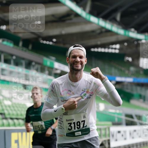 05.10.2025 - 20. swb-Marathon Bremen Michael Burmester http://msf.ph/oto/9325541 05.10.2025 12:45:19 Laufen im Stadion 109, 819, 1055, 1146, 1631, 1790, 1883, 2013, 2188, 2666, 2719, 3197, 3218, 3251, 3327, 3342, 4358, 4571, 4786, 6150, 6302, 6633, 6996, 7440, 8169, 8351, 8747, 8828, 9130, 506, 539, 642, 657, 917, 3150, 3219, 3251, 3982, 6633, 7099, 7525, 8169, 8351, 8382 meine-sportfotos.de