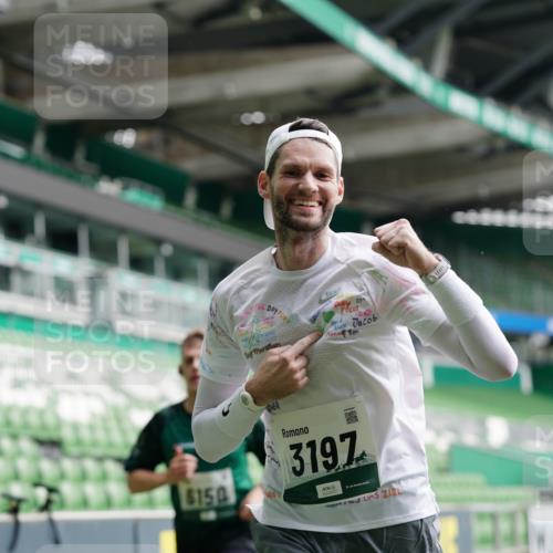 05.10.2025 - 20. swb-Marathon Bremen Michael Burmester http://msf.ph/oto/9325549 05.10.2025 12:45:19 Laufen im Stadion 109, 819, 1055, 1146, 1631, 1790, 1883, 2013, 2188, 2666, 2719, 3197, 3218, 3251, 3327, 3342, 4358, 4571, 4786, 6150, 6302, 6633, 6996, 7440, 8169, 8351, 8747, 8828, 9130, 506, 539, 642, 657, 917, 3150, 3219, 3251, 3982, 6633, 7099, 7525, 8169, 8351, 8382 meine-sportfotos.de