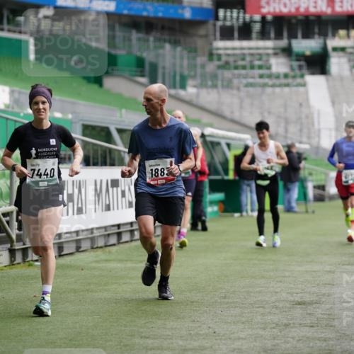 05.10.2025 - 20. swb-Marathon Bremen Michael Burmester http://msf.ph/oto/9325573 05.10.2025 12:45:23 Laufen im Stadion 109, 819, 1055, 1146, 1631, 1790, 1883, 2013, 2666, 2719, 3197, 3218, 3327, 3342, 4358, 4571, 4786, 5132, 5588, 6150, 6302, 6996, 7440, 8747, 8828, 9130, 506, 539, 642, 657, 917, 2188, 3150, 3219, 3251, 3982, 6633, 7099, 7525, 8169, 8351, 8382 meine-sportfotos.de