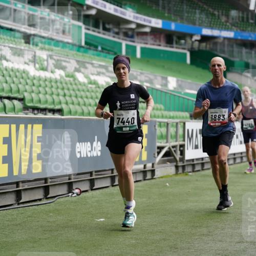 05.10.2025 - 20. swb-Marathon Bremen Michael Burmester http://msf.ph/oto/9325581 05.10.2025 12:45:25 Laufen im Stadion 109, 349, 819, 1055, 1146, 1631, 1790, 1883, 2666, 2719, 3197, 3218, 3327, 3342, 3807, 4358, 4571, 4786, 5132, 5588, 6150, 6302, 6996, 7440, 8747, 8828, 9130, 539, 642, 657, 917, 2013, 2188, 3150, 3219, 3251, 3982, 6633, 7525, 8169, 8351, 8382 meine-sportfotos.de