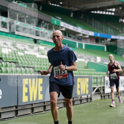 05.10.2025 - 20. swb-Marathon Bremen Michael Burmester http://msf.ph/oto/9325598 05.10.2025 12:45:27 Laufen im Stadion 109, 349, 819, 1055, 1146, 1631, 1790, 1883, 2666, 2719, 3197, 3218, 3327, 3342, 3807, 4358, 4571, 4786, 5132, 5588, 6150, 6302, 6996, 7028, 7440, 8747, 8828, 9130, 539, 642, 657, 2013, 2188, 3150, 3219, 3251, 3982, 6633, 7525, 8169, 8351, 8382 meine-sportfotos.de