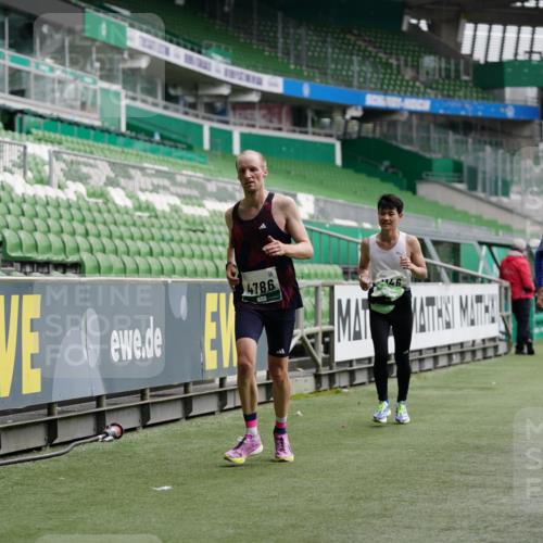 05.10.2025 - 20. swb-Marathon Bremen Michael Burmester http://msf.ph/oto/9325610 05.10.2025 12:45:28 Laufen im Stadion 109, 349, 819, 1055, 1146, 1631, 1790, 1883, 2666, 2719, 3197, 3218, 3327, 3342, 3807, 4358, 4571, 4786, 5132, 5588, 6150, 6302, 6996, 7028, 7440, 8747, 8828, 9130, 539, 642, 657, 2013, 2188, 3150, 3219, 3251, 3982, 6633, 8169, 8351, 8382 meine-sportfotos.de