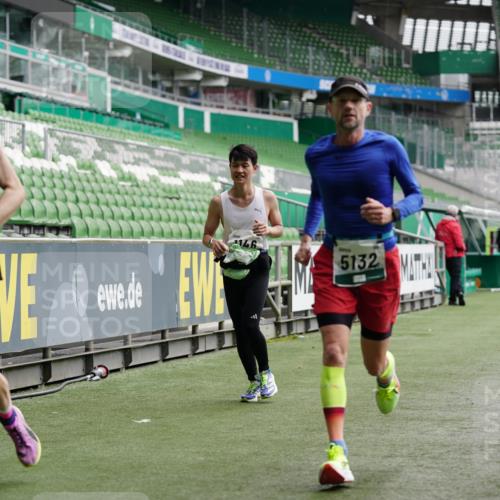 05.10.2025 - 20. swb-Marathon Bremen Michael Burmester http://msf.ph/oto/9325627 05.10.2025 12:45:29 Laufen im Stadion 109, 349, 649, 819, 852, 1055, 1146, 1307, 1631, 1790, 1883, 2666, 2719, 3197, 3218, 3327, 3342, 3807, 4358, 4571, 4786, 5132, 5588, 6150, 6302, 6996, 7028, 7440, 8747, 8828, 9130, 539, 642, 657, 819, 2013, 2188, 3150, 3219, 3251, 3982, 4358, 6633, 8169, 8351, 8382 meine-sportfotos.de