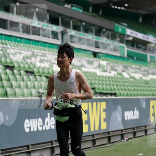 05.10.2025 - 20. swb-Marathon Bremen Michael Burmester http://msf.ph/oto/9325654 05.10.2025 12:45:32 Laufen im Stadion 109, 349, 649, 852, 943, 1055, 1146, 1307, 1631, 1790, 1883, 2545, 2666, 2719, 3197, 3218, 3327, 3342, 3807, 4571, 4786, 5132, 5588, 6150, 6302, 6996, 7028, 7440, 8747, 8828, 9130, 539, 642, 657, 819, 2013, 2188, 3219, 3251, 3982, 4358, 6633, 8169, 8351, 8382 meine-sportfotos.de