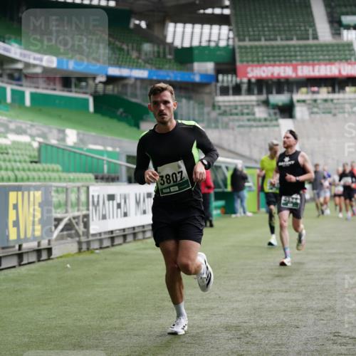 05.10.2025 - 20. swb-Marathon Bremen Michael Burmester http://msf.ph/oto/9325670 05.10.2025 12:45:35 Laufen im Stadion 109, 349, 649, 852, 943, 1055, 1091, 1146, 1307, 1790, 1883, 2545, 2666, 3197, 3218, 3327, 3807, 4571, 4786, 5132, 5588, 6150, 6302, 6996, 7028, 7440, 7526, 8747, 8828, 9130, 109, 642, 657, 819, 1631, 2013, 2188, 2719, 3219, 3251, 3342, 4358, 6302, 6633, 8169, 8351, 8382 meine-sportfotos.de
