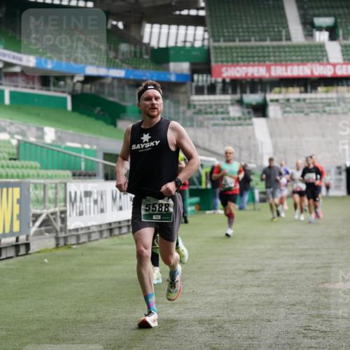 05.10.2025 - 20. swb-Marathon Bremen Michael Burmester http://msf.ph/oto/9325685 05.10.2025 12:45:37 Laufen im Stadion 349, 649, 852, 943, 1055, 1091, 1146, 1307, 1790, 1883, 2545, 2666, 3197, 3218, 3327, 3807, 4571, 4786, 5132, 5588, 6150, 6996, 7028, 7440, 7526, 8747, 8828, 9130, 109, 642, 819, 1631, 2013, 2188, 2719, 3251, 3342, 4358, 6302, 6633, 8169, 8351, 8382 meine-sportfotos.de