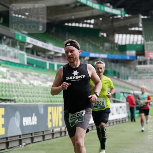 05.10.2025 - 20. swb-Marathon Bremen Michael Burmester http://msf.ph/oto/9325693 05.10.2025 12:45:38 Laufen im Stadion 349, 649, 852, 943, 1055, 1091, 1146, 1307, 1790, 1883, 2545, 2666, 3197, 3218, 3327, 3807, 4571, 4786, 5132, 5588, 6150, 6996, 7028, 7440, 7526, 8747, 8828, 9130, 109, 642, 819, 1631, 2013, 2188, 2719, 3251, 3342, 4358, 6302, 6633, 8169, 8351 meine-sportfotos.de