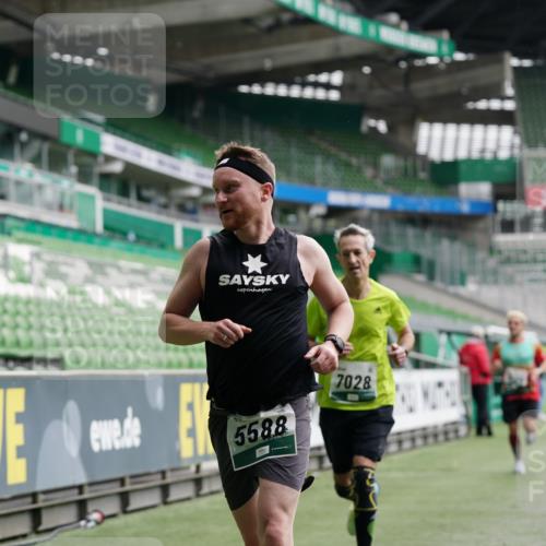 05.10.2025 - 20. swb-Marathon Bremen Michael Burmester http://msf.ph/oto/9325697 05.10.2025 12:45:38 Laufen im Stadion 349, 649, 852, 943, 1055, 1091, 1146, 1307, 1790, 1883, 2545, 2666, 3197, 3218, 3327, 3807, 4571, 4786, 5132, 5588, 6150, 6996, 7028, 7440, 7526, 8747, 8828, 9130, 109, 642, 819, 1631, 2013, 2188, 2719, 3251, 3342, 4358, 6302, 6633, 8169, 8351 meine-sportfotos.de