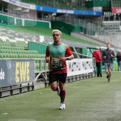 05.10.2025 - 20. swb-Marathon Bremen Michael Burmester http://msf.ph/oto/9325717 05.10.2025 12:45:41 Laufen im Stadion 349, 649, 852, 943, 1055, 1091, 1146, 1307, 1790, 1883, 2545, 3197, 3218, 3327, 3807, 4571, 4786, 5132, 5588, 6150, 6996, 7028, 7440, 7526, 8747, 8828, 9130, 109, 819, 1631, 2013, 2188, 2666, 2719, 3342, 4358, 6302 meine-sportfotos.de