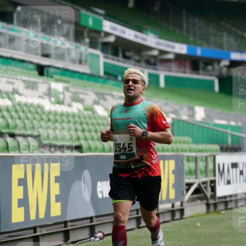 05.10.2025 - 20. swb-Marathon Bremen Michael Burmester http://msf.ph/oto/9325721 05.10.2025 12:45:42 Laufen im Stadion 349, 649, 852, 943, 1055, 1091, 1146, 1307, 1790, 1883, 2545, 3197, 3218, 3327, 3807, 4571, 4786, 5132, 5588, 6150, 6996, 7028, 7440, 7526, 8747, 8828, 9130, 109, 819, 1631, 2013, 2666, 2719, 3327, 3342, 4358, 6302 meine-sportfotos.de
