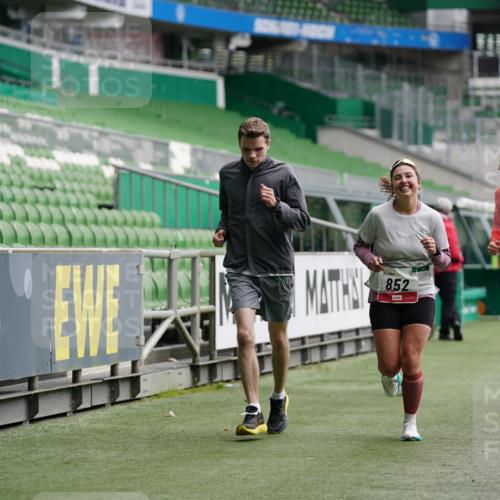 05.10.2025 - 20. swb-Marathon Bremen Michael Burmester http://msf.ph/oto/9325733 05.10.2025 12:45:45 Laufen im Stadion 349, 649, 852, 943, 1055, 1091, 1146, 1307, 1790, 1883, 2545, 3197, 3218, 3807, 4786, 5132, 5588, 6150, 7028, 7440, 7526, 8747, 8828, 109, 819, 1631, 2666, 2719, 3327, 3342, 4358, 4571, 6302, 6996, 8828, 9130 meine-sportfotos.de