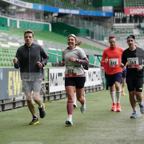 05.10.2025 - 20. swb-Marathon Bremen Michael Burmester http://msf.ph/oto/9325750 05.10.2025 12:45:46 Laufen im Stadion 349, 649, 852, 943, 1055, 1091, 1146, 1307, 1790, 1883, 2545, 3197, 3218, 3807, 4786, 5132, 5588, 6150, 7028, 7440, 7526, 8747, 109, 819, 1631, 2666, 2719, 3327, 3342, 4358, 4571, 6302, 6996, 8828, 9130 meine-sportfotos.de