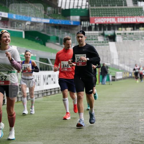 05.10.2025 - 20. swb-Marathon Bremen Michael Burmester http://msf.ph/oto/9325763 05.10.2025 12:45:47 Laufen im Stadion 349, 649, 852, 943, 1055, 1091, 1146, 1307, 1790, 1883, 2545, 3197, 3218, 3807, 4786, 5132, 5588, 6150, 7028, 7440, 7526, 8747, 109, 819, 1631, 2666, 2719, 3327, 3342, 4358, 4571, 6302, 6996, 8828, 9130 meine-sportfotos.de