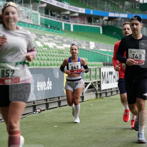 05.10.2025 - 20. swb-Marathon Bremen Michael Burmester http://msf.ph/oto/9325776 05.10.2025 12:45:48 Laufen im Stadion 349, 649, 852, 943, 1055, 1091, 1146, 1307, 1790, 1883, 2545, 3197, 3218, 3807, 4786, 5132, 5588, 6150, 7028, 7440, 7526, 8747, 109, 819, 1055, 1631, 2666, 2719, 3327, 3342, 4358, 4571, 6302, 6996, 8828, 9130 meine-sportfotos.de