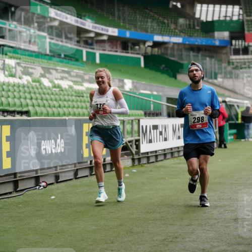 05.10.2025 - 20. swb-Marathon Bremen Michael Burmester http://msf.ph/oto/9325787 05.10.2025 12:36:25 Laufen im Stadion 298, 343, 482, 735, 761, 902, 1212, 1231, 1640, 1837, 1907, 2186, 3198, 3891, 5625, 7854, 8099, 8321, 8613, 1000, 2838, 8613 meine-sportfotos.de