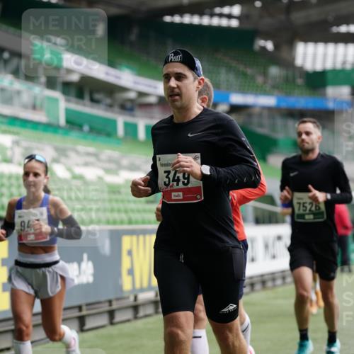 05.10.2025 - 20. swb-Marathon Bremen Michael Burmester http://msf.ph/oto/9325791 05.10.2025 12:45:49 Laufen im Stadion 349, 649, 852, 943, 1091, 1146, 1307, 1790, 1883, 2545, 3197, 3218, 3807, 4786, 5132, 5588, 6150, 7028, 7440, 7526, 8747, 109, 819, 1055, 1631, 2666, 2719, 3327, 3342, 4358, 4571, 6302, 6996, 8828, 9130 meine-sportfotos.de