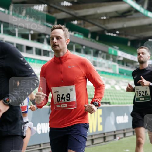 05.10.2025 - 20. swb-Marathon Bremen Michael Burmester http://msf.ph/oto/9325797 05.10.2025 12:45:51 Laufen im Stadion 349, 649, 852, 943, 1091, 1146, 1307, 1790, 1883, 2228, 2545, 3197, 3807, 4786, 5132, 5588, 6150, 7028, 7440, 7526, 8747, 109, 1055, 1631, 2666, 2719, 3218, 3327, 3342, 4571, 6302, 6996, 8828, 9130 meine-sportfotos.de