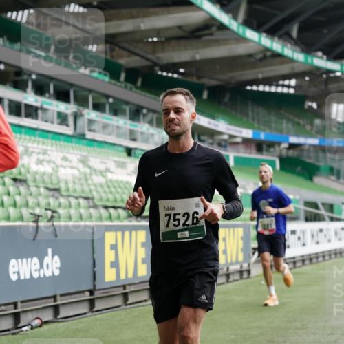05.10.2025 - 20. swb-Marathon Bremen Michael Burmester http://msf.ph/oto/9325799 05.10.2025 12:45:52 Laufen im Stadion 349, 649, 852, 943, 1091, 1146, 1307, 1790, 1883, 2228, 2545, 3197, 3807, 4274, 4786, 5132, 5588, 6150, 7028, 7440, 7526, 8747, 109, 1055, 1631, 2666, 2719, 3218, 3327, 3342, 4571, 6302, 6996, 8828, 9130 meine-sportfotos.de