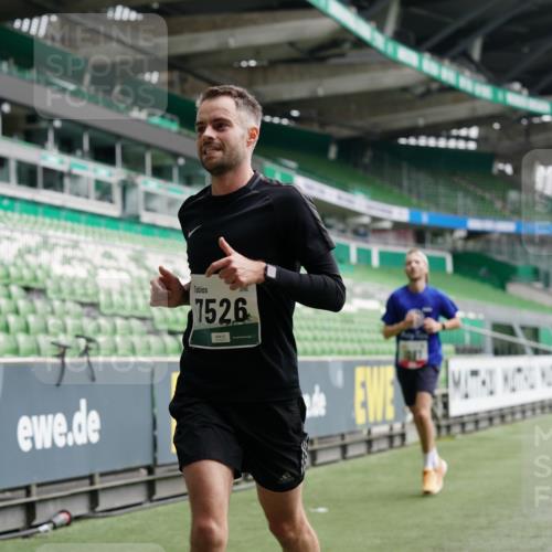 05.10.2025 - 20. swb-Marathon Bremen Michael Burmester http://msf.ph/oto/9325803 05.10.2025 12:45:52 Laufen im Stadion 349, 649, 852, 943, 1091, 1146, 1307, 1790, 1883, 2228, 2545, 3197, 3807, 4274, 4786, 5132, 5588, 6150, 7028, 7440, 7526, 8747, 109, 1055, 1631, 2666, 2719, 3218, 3327, 3342, 4571, 6302, 6996, 8828, 9130 meine-sportfotos.de