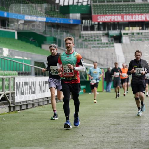 05.10.2025 - 20. swb-Marathon Bremen Michael Burmester http://msf.ph/oto/9325819 05.10.2025 12:46:05 Laufen im Stadion 256, 281, 349, 649, 852, 943, 1091, 1146, 1307, 1883, 2163, 2228, 2276, 2545, 2585, 3197, 3381, 3807, 4274, 4617, 4786, 5132, 5588, 6150, 6849, 7028, 7440, 7526, 7675, 1055, 1790, 1883, 3218, 8747, 8828 meine-sportfotos.de