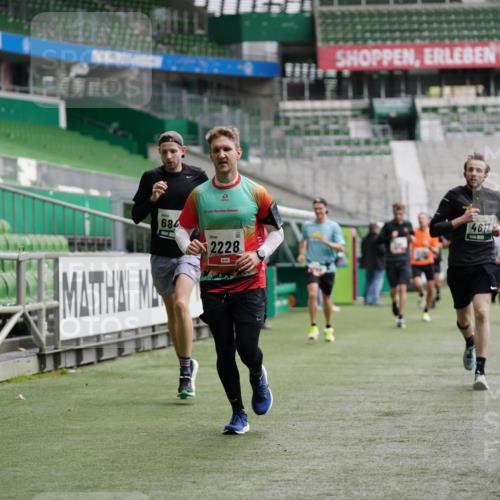 05.10.2025 - 20. swb-Marathon Bremen Michael Burmester http://msf.ph/oto/9325823 05.10.2025 12:46:06 Laufen im Stadion 256, 281, 349, 649, 852, 943, 1091, 1146, 1307, 2163, 2228, 2276, 2545, 2585, 3197, 3381, 3807, 4274, 4617, 4786, 5132, 5588, 6150, 6849, 7028, 7440, 7526, 7675, 1055, 1146, 1790, 1883, 3197, 3218, 8747 meine-sportfotos.de