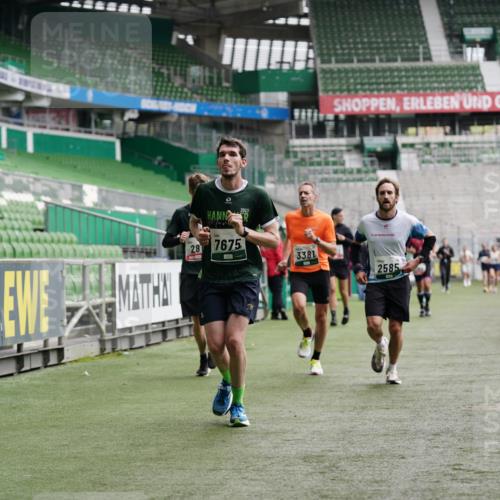 05.10.2025 - 20. swb-Marathon Bremen Michael Burmester http://msf.ph/oto/9325843 05.10.2025 12:46:12 Laufen im Stadion 256, 281, 349, 649, 852, 943, 1091, 1307, 2163, 2228, 2276, 2545, 2585, 3381, 3807, 4274, 4617, 4786, 5132, 5588, 6849, 7028, 7440, 7526, 7675, 1146, 1790, 1883, 3197, 6150, 8747 meine-sportfotos.de