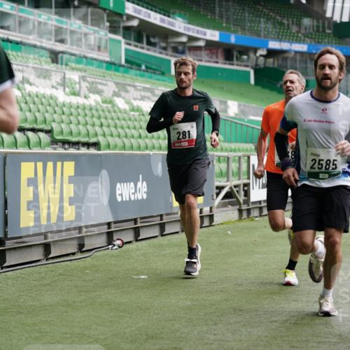 05.10.2025 - 20. swb-Marathon Bremen Michael Burmester http://msf.ph/oto/9325855 05.10.2025 12:46:15 Laufen im Stadion 256, 281, 349, 649, 852, 891, 943, 1091, 1307, 2163, 2228, 2276, 2545, 2585, 3054, 3381, 3807, 4274, 4617, 4786, 5132, 5588, 6849, 7028, 7526, 7675, 1146, 1790, 1883, 3197, 4786, 6150, 7440, 8747 meine-sportfotos.de