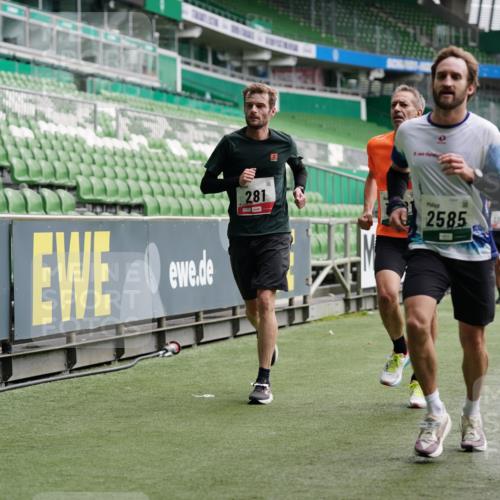 05.10.2025 - 20. swb-Marathon Bremen Michael Burmester http://msf.ph/oto/9325857 05.10.2025 12:46:15 Laufen im Stadion 256, 281, 349, 649, 852, 891, 943, 1091, 1307, 2163, 2228, 2276, 2545, 2585, 3054, 3381, 3807, 4274, 4617, 4786, 5132, 5588, 6849, 7028, 7526, 7675, 1146, 1790, 1883, 3197, 4786, 6150, 7440, 8747 meine-sportfotos.de