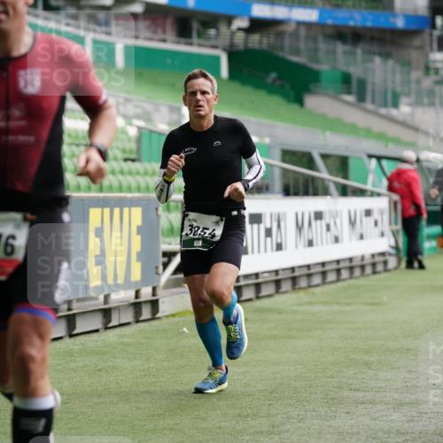 05.10.2025 - 20. swb-Marathon Bremen Michael Burmester http://msf.ph/oto/9325869 05.10.2025 12:46:24 Laufen im Stadion 256, 281, 349, 649, 852, 891, 943, 1091, 1246, 1307, 2163, 2228, 2276, 2545, 2585, 3054, 3084, 3381, 3807, 4274, 4617, 4758, 6849, 7028, 7526, 7675, 349, 1146, 1883, 3197, 4786, 5132, 5588, 6150, 7440 meine-sportfotos.de