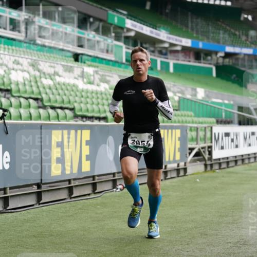 05.10.2025 - 20. swb-Marathon Bremen Michael Burmester http://msf.ph/oto/9325873 05.10.2025 12:46:25 Laufen im Stadion 256, 281, 609, 649, 852, 891, 943, 1091, 1246, 1307, 2163, 2228, 2276, 2545, 2585, 3054, 3084, 3381, 3807, 4274, 4617, 4758, 6849, 7028, 7526, 7675, 349, 1146, 1883, 3197, 3807, 4786, 5132, 5588, 6150, 7440 meine-sportfotos.de