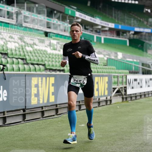 05.10.2025 - 20. swb-Marathon Bremen Michael Burmester http://msf.ph/oto/9325875 05.10.2025 12:46:25 Laufen im Stadion 256, 281, 609, 649, 852, 891, 943, 1091, 1246, 1307, 2163, 2228, 2276, 2545, 2585, 3054, 3084, 3381, 3807, 4274, 4617, 4758, 6849, 7028, 7526, 7675, 349, 1146, 1883, 3197, 3807, 4786, 5132, 5588, 6150, 7440 meine-sportfotos.de