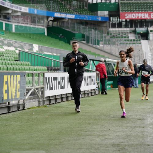 05.10.2025 - 20. swb-Marathon Bremen Michael Burmester http://msf.ph/oto/9325881 05.10.2025 12:46:27 Laufen im Stadion 256, 281, 609, 649, 852, 891, 943, 1091, 1246, 1307, 1521, 2163, 2228, 2276, 2545, 2585, 3054, 3084, 3381, 4274, 4617, 4758, 4848, 6849, 7028, 7526, 7583, 7675, 349, 3807, 4786, 5132, 5588, 6150, 7028, 7440 meine-sportfotos.de