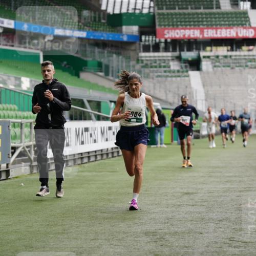 05.10.2025 - 20. swb-Marathon Bremen Michael Burmester http://msf.ph/oto/9325885 05.10.2025 12:46:28 Laufen im Stadion 256, 281, 609, 649, 852, 891, 943, 1091, 1246, 1307, 1521, 2163, 2228, 2276, 2545, 2585, 3054, 3084, 3381, 4274, 4617, 4758, 4848, 6849, 7526, 7583, 7675, 349, 3807, 4786, 5132, 5588, 6150, 7028, 7440 meine-sportfotos.de