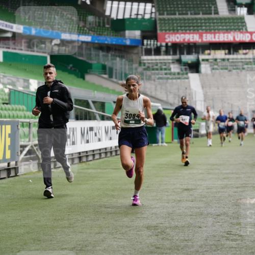 05.10.2025 - 20. swb-Marathon Bremen Michael Burmester http://msf.ph/oto/9325887 05.10.2025 12:46:28 Laufen im Stadion 256, 281, 609, 649, 852, 891, 943, 1091, 1246, 1307, 1521, 2163, 2228, 2276, 2545, 2585, 3054, 3084, 3381, 4274, 4617, 4758, 4848, 6849, 7526, 7583, 7675, 349, 3807, 4786, 5132, 5588, 6150, 7028, 7440 meine-sportfotos.de