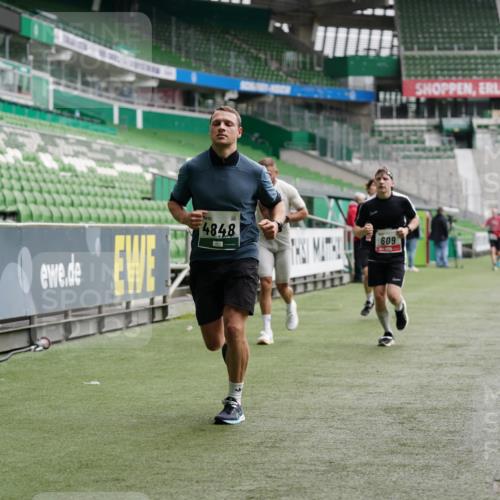 05.10.2025 - 20. swb-Marathon Bremen Michael Burmester http://msf.ph/oto/9325919 05.10.2025 12:46:41 Laufen im Stadion 223, 256, 281, 502, 545, 609, 818, 862, 891, 1246, 1521, 2163, 2228, 2276, 2585, 3054, 3084, 3381, 4274, 4617, 4758, 4848, 6295, 6849, 7583, 7675, 349, 649, 852, 943, 1091, 1307, 2545, 3807, 5588, 7028, 7526 meine-sportfotos.de