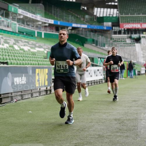 05.10.2025 - 20. swb-Marathon Bremen Michael Burmester http://msf.ph/oto/9325921 05.10.2025 12:46:41 Laufen im Stadion 223, 256, 281, 502, 545, 609, 818, 862, 891, 1246, 1521, 2163, 2228, 2276, 2585, 3054, 3084, 3381, 4274, 4617, 4758, 4848, 6295, 6849, 7583, 7675, 349, 649, 852, 943, 1091, 1307, 2545, 3807, 5588, 7028, 7526 meine-sportfotos.de